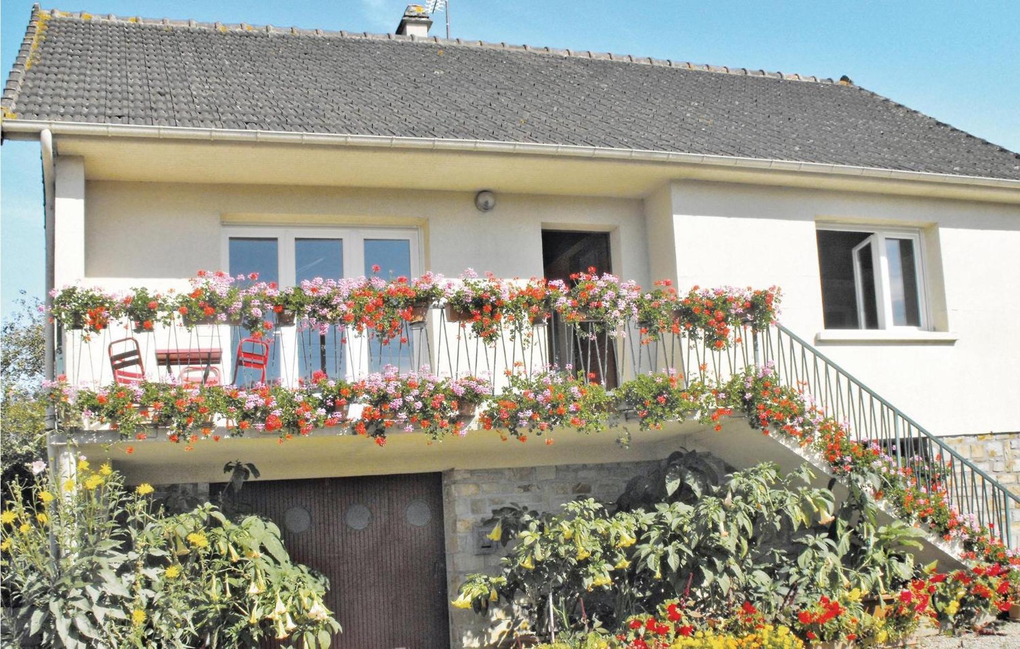 Holiday Home In Montsernelle Lithaire Exterior foto